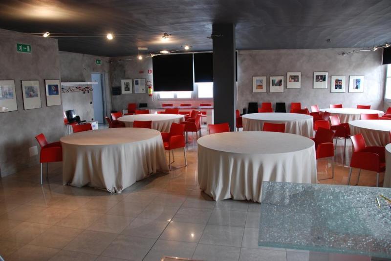 רג'ו אמיליה Hotel Metropolis מראה חיצוני תמונה