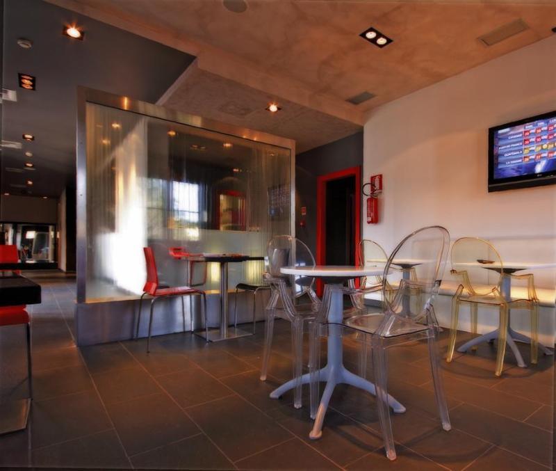 רג'ו אמיליה Hotel Metropolis מראה חיצוני תמונה