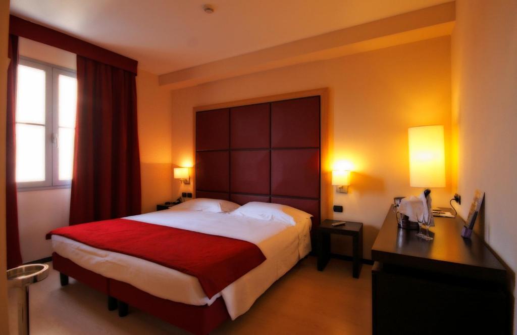 רג'ו אמיליה Hotel Metropolis מראה חיצוני תמונה